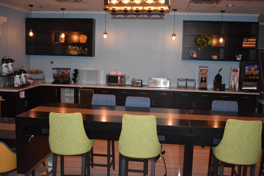 Baymont By Wyndham East Windsor Bradley Airport Hotel Buitenkant foto