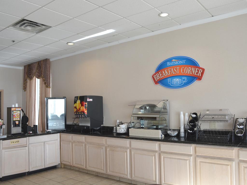 Baymont By Wyndham East Windsor Bradley Airport Hotel Buitenkant foto