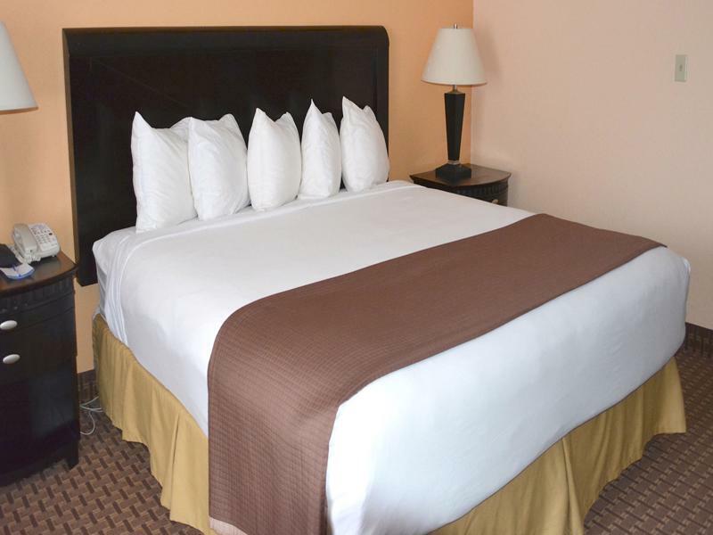 Baymont By Wyndham East Windsor Bradley Airport Hotel Buitenkant foto